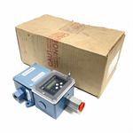 D1-15600 United Electric One Series Electronic Pressure Switch